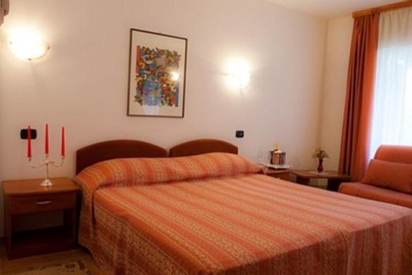 Hotel Makin Novigrad  Екстер'єр фото