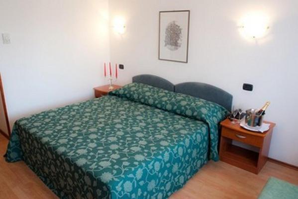 Hotel Makin Novigrad  Екстер'єр фото