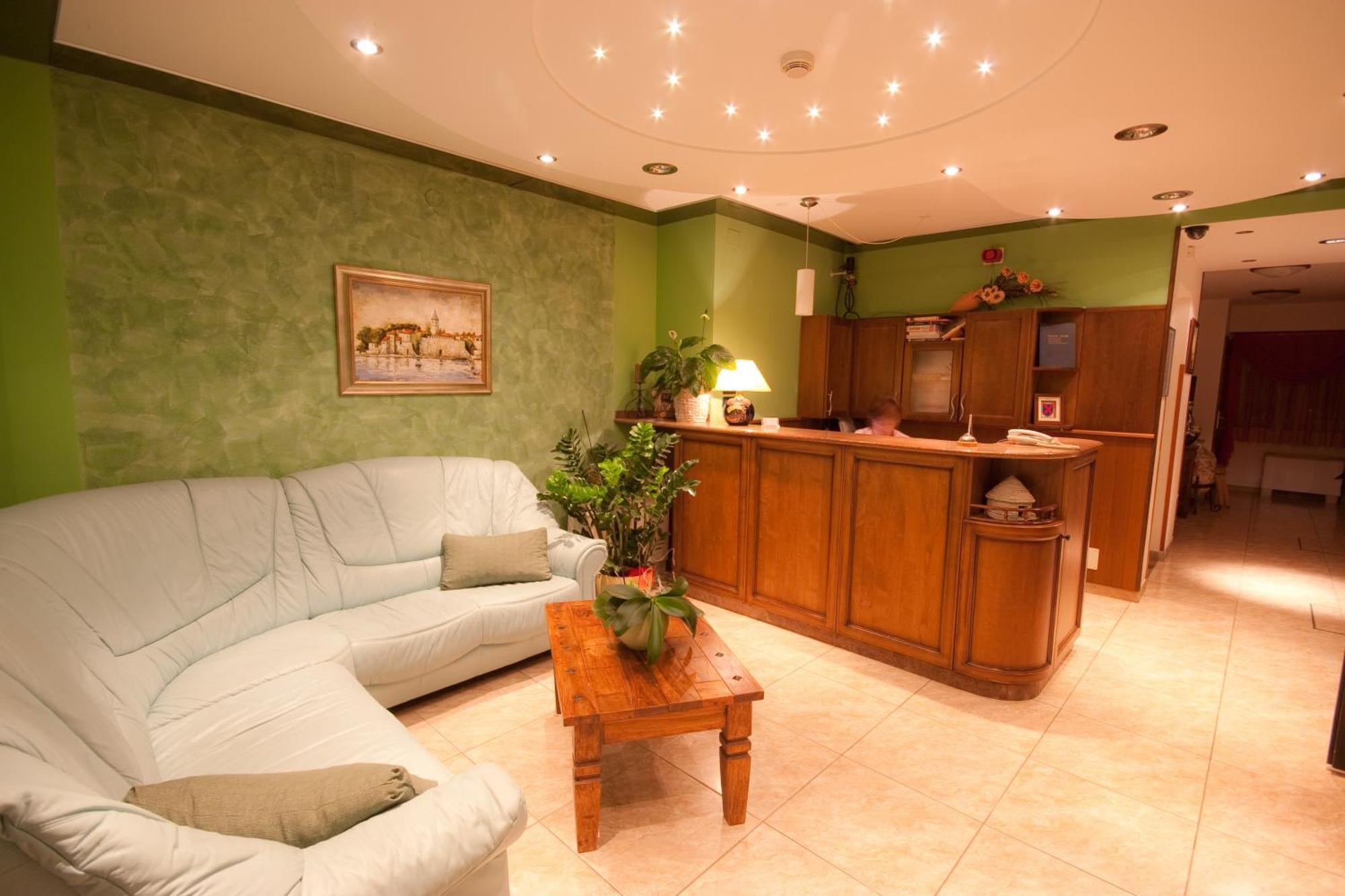 Hotel Makin Novigrad  Екстер'єр фото