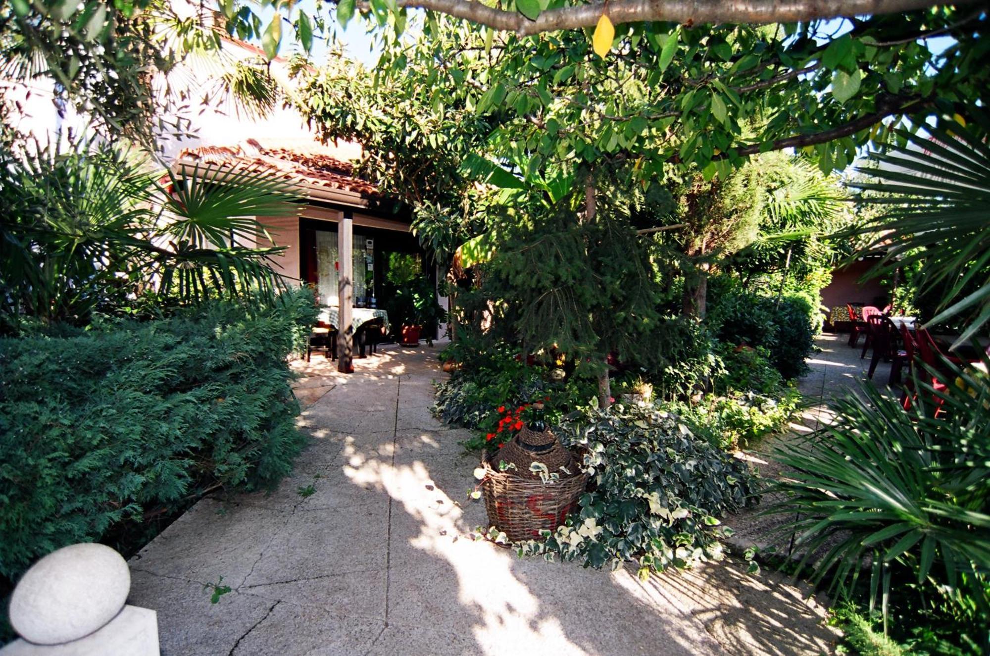 Hotel Makin Novigrad  Екстер'єр фото