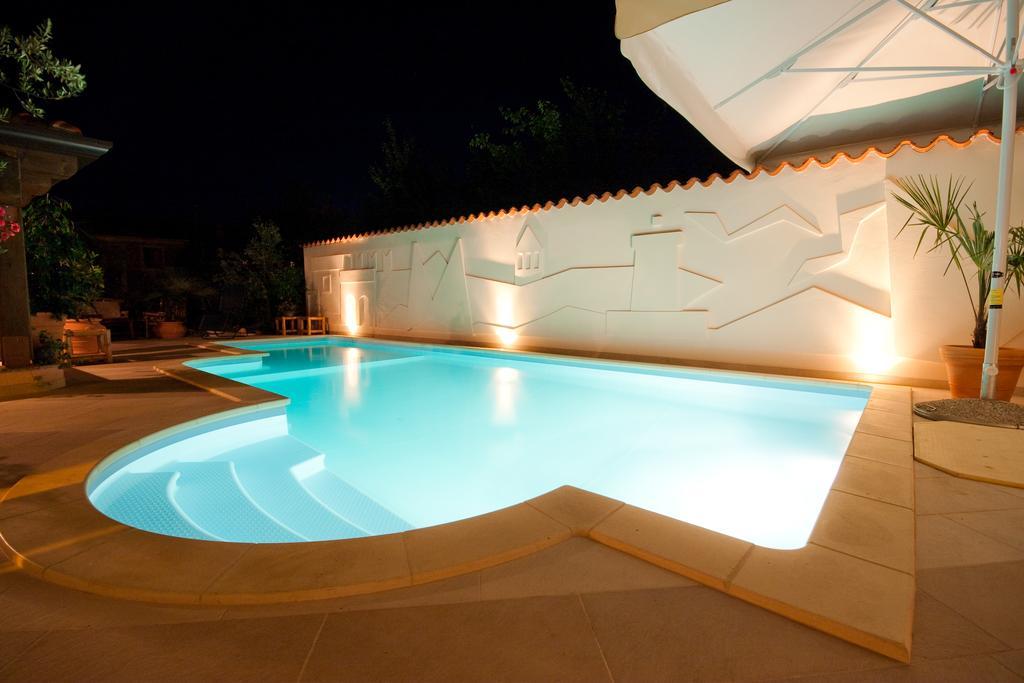 Hotel Makin Novigrad  Екстер'єр фото